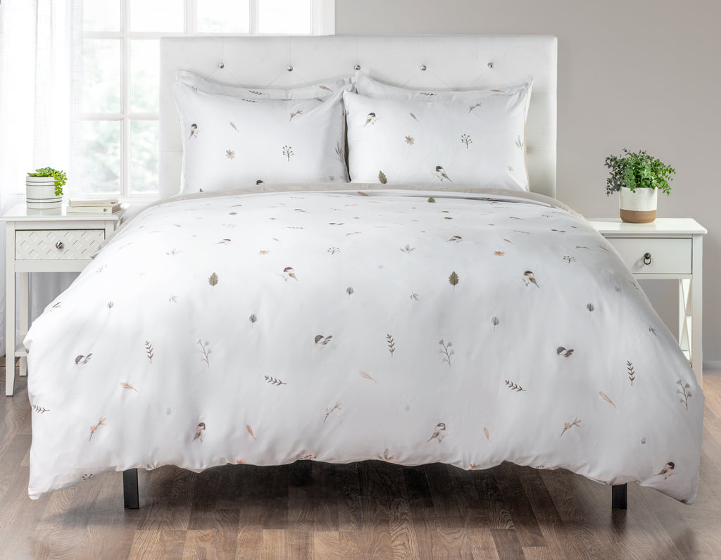 bee & willow, Bedding, Bee Willow Embroidered Bee Coverlet Fullqueen New